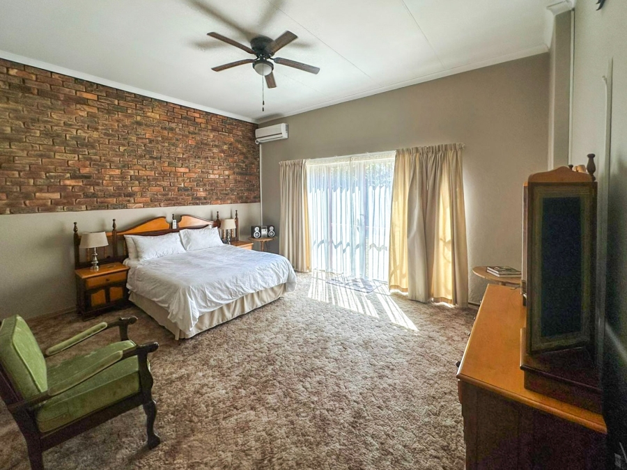 3 Bedroom Property for Sale in Meerhof North West